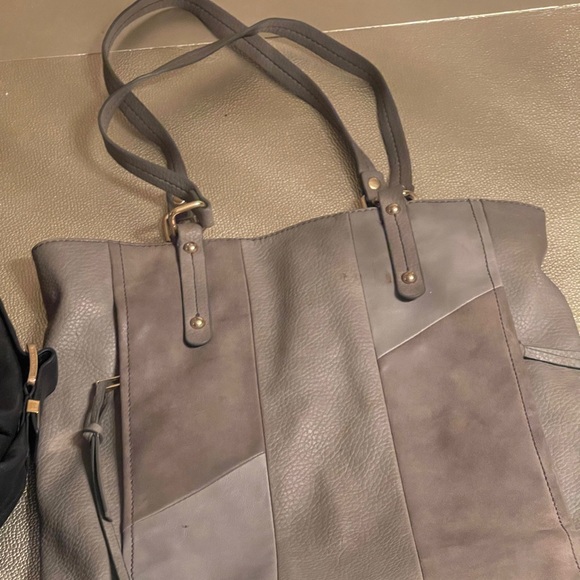 Purse bundle!!! 4 large designer purses in all the colors that you need! - Picture 5 of 5